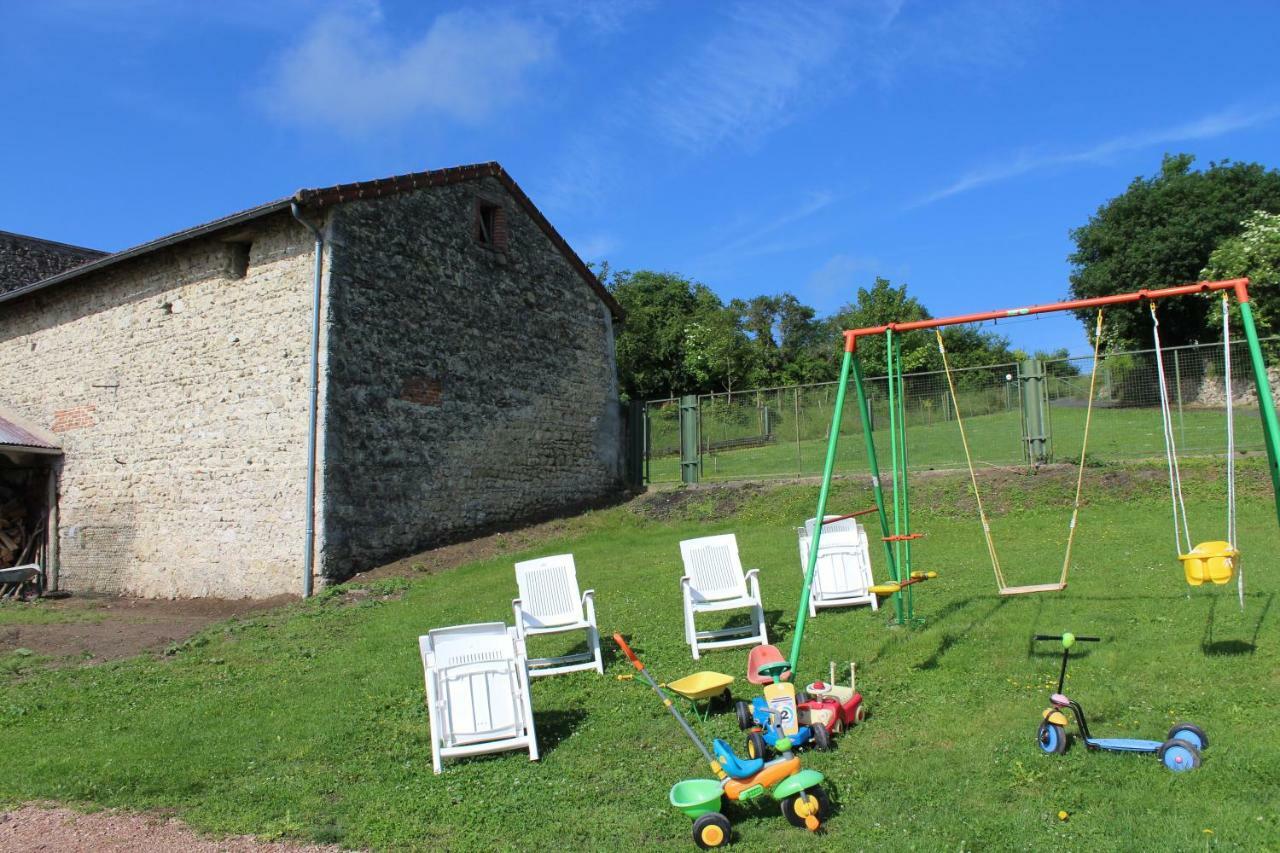 Villa LES MONNATS GITE 8 personnes à la campagne à Chaptuzat Extérieur photo