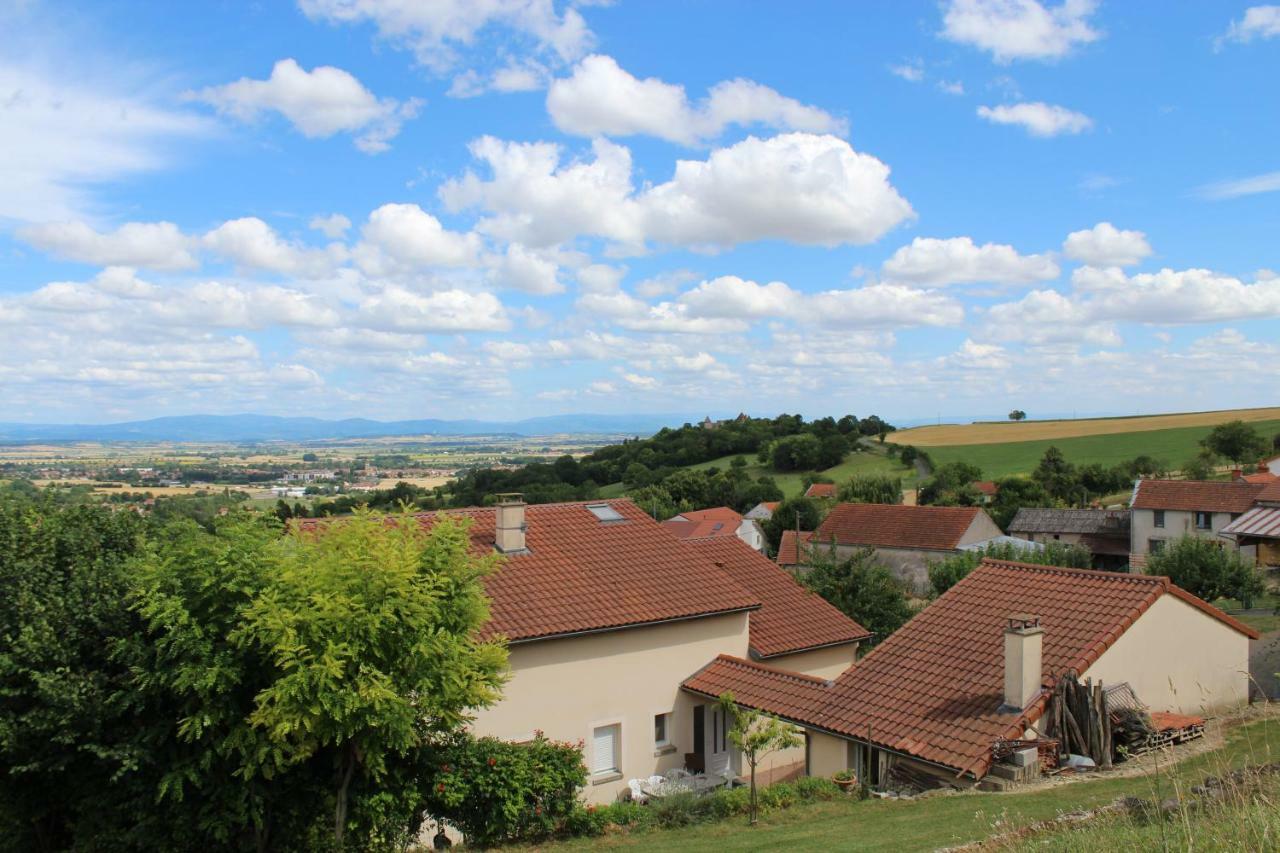 LES MONNATS GITE 8 personnes à la campagne Chaptuzat Extérieur photo